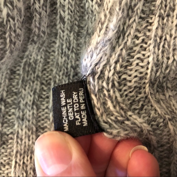 Alpaca Connection Gray Circle Cardigan Sweater Made in Peru Size Medium - Picture 7 of 7